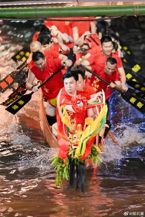 佛山龙舟精神燃爆赛场，LPL夏季赛上演极速狂飙