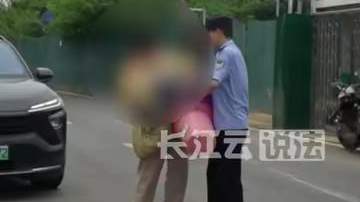 女孩负重7公里归途引共鸣，LOL选手的“扛行李”精神如何炼成？